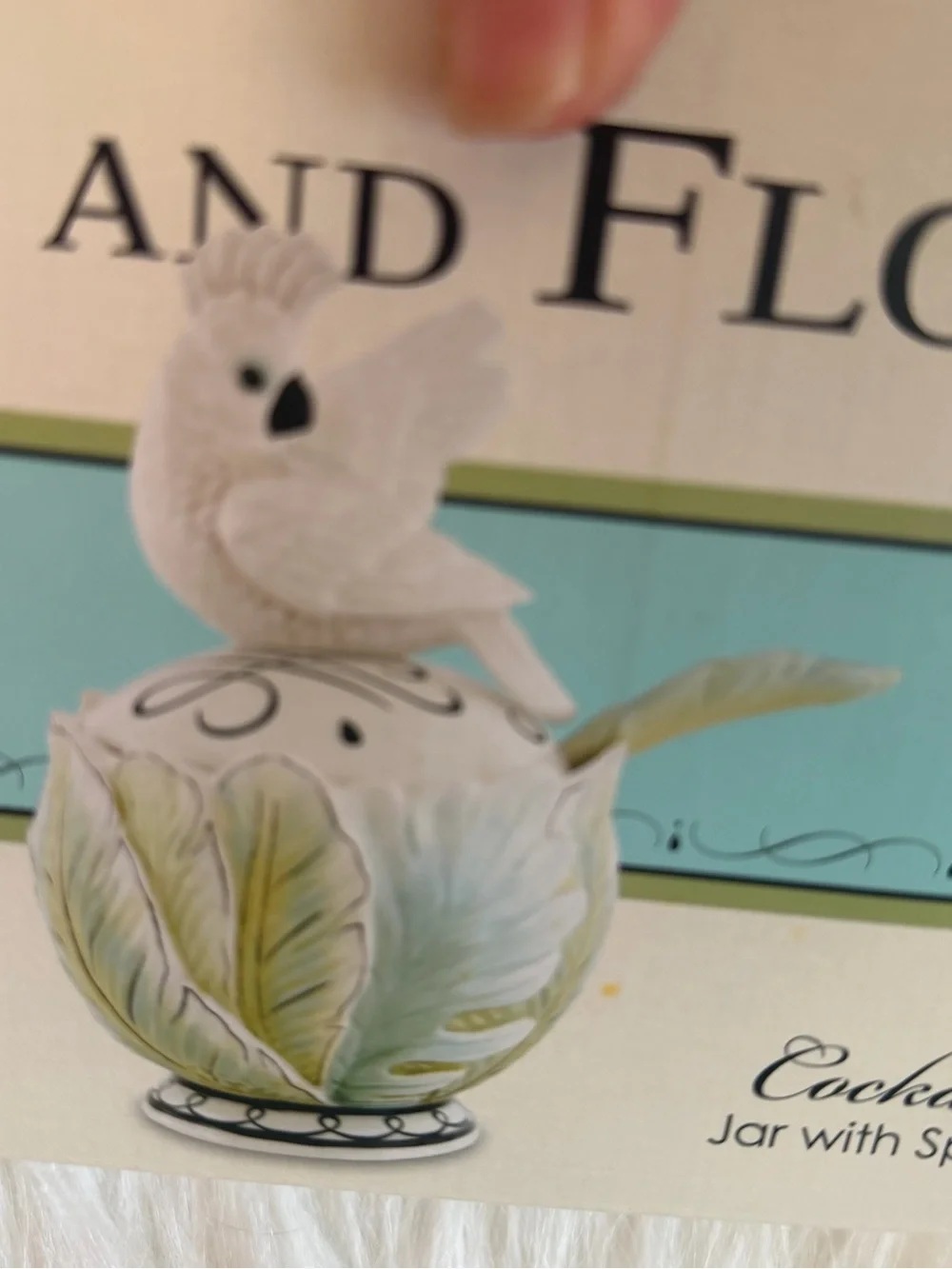 Fitz and Floyd ceramic cockatoo teapot with leafy base. - Picture 4 of 7